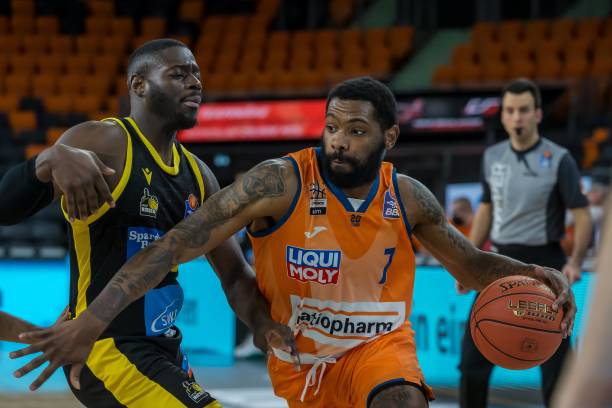 利对她职业 利对她职业