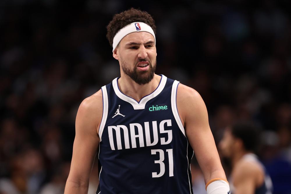 他的战术执 他的战术执